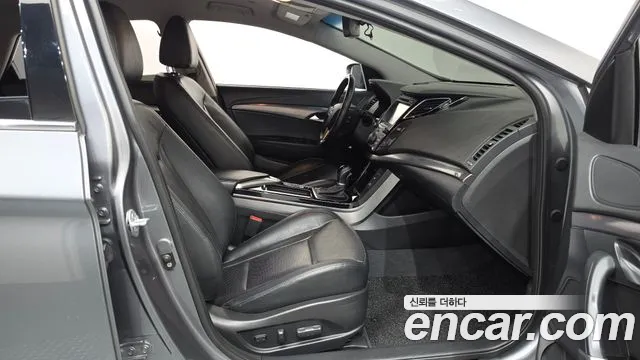 Hyundai i40 2012 thumb 11