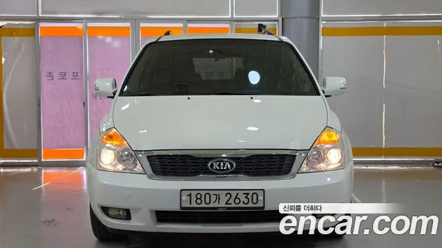 Kia Carnival 2013 thumb 2
