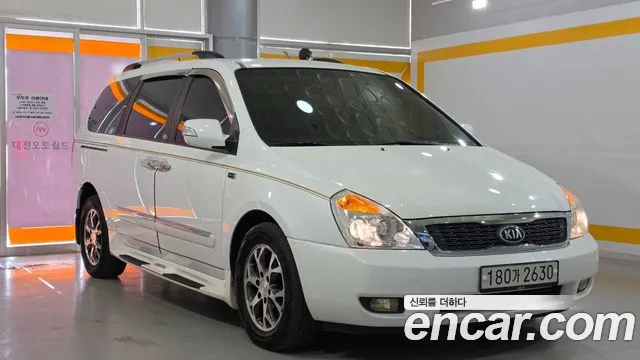 Kia Carnival 2013 thumb 3