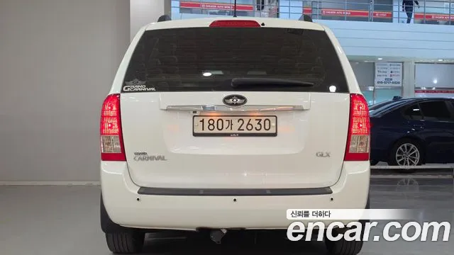 Kia Carnival 2013 thumb 5