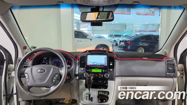 Kia Carnival 2013 thumb 7