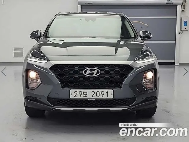 Hyundai Santa Fe 2018 thumb 2