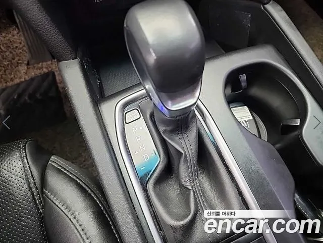 Hyundai Santa Fe 2018 thumb 8