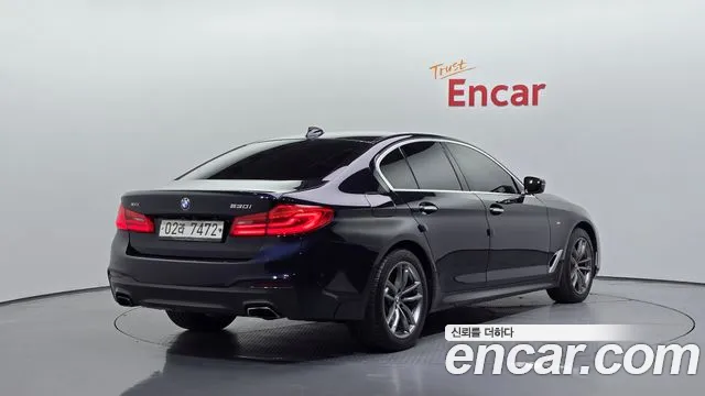 BMW 5-Series 2018 thumb 2