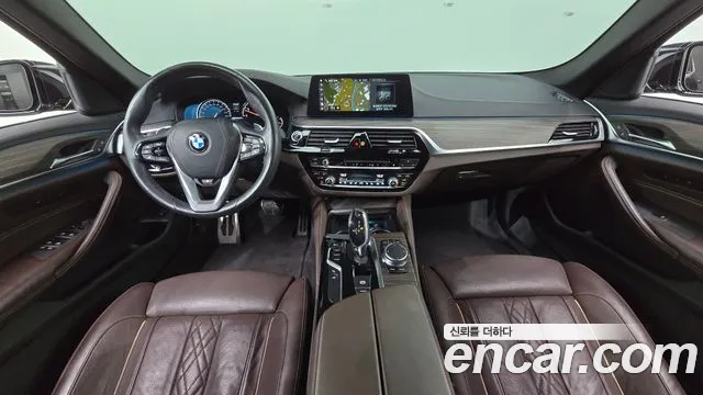 BMW 5-Series 2018 thumb 7