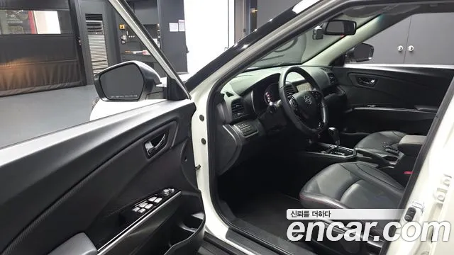 KG_Mobility_Ssangyong TIBOLI 2017 thumb 10