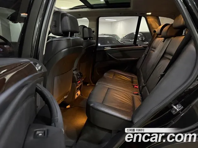 BMW X5 2010 thumb 8