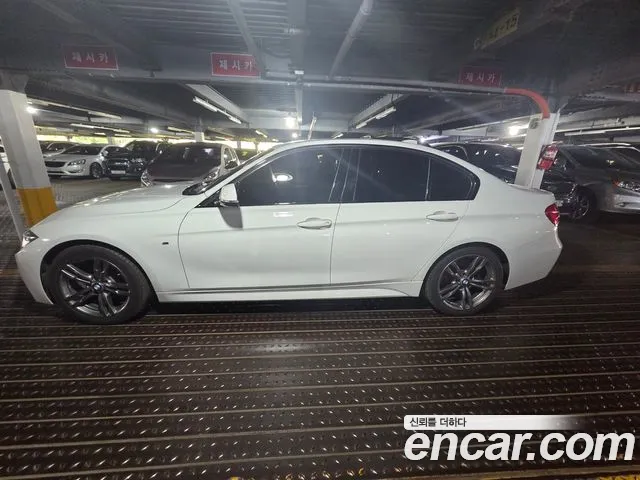 BMW 3-Series 2017 thumb 4
