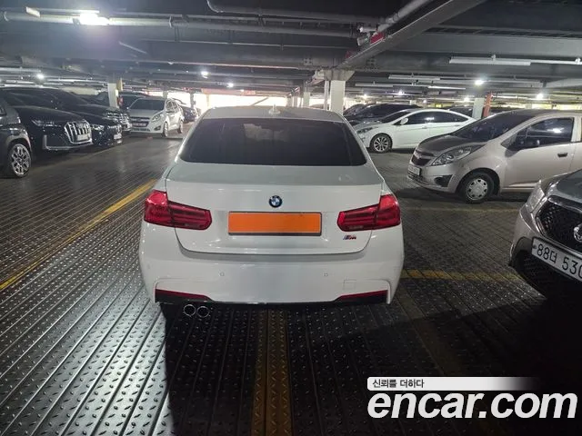 BMW 3-Series 2017 thumb 6