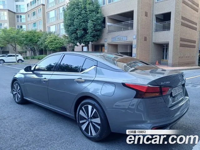Nissan Altima 2019 thumb 3
