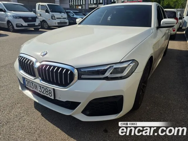 BMW 5-Series 2022 thumb 2