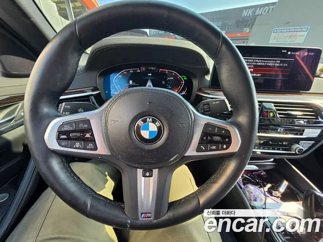 BMW 5-Series 2022 thumb 5