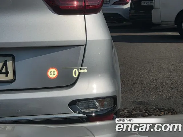 BMW 5-Series 2022 thumb 6