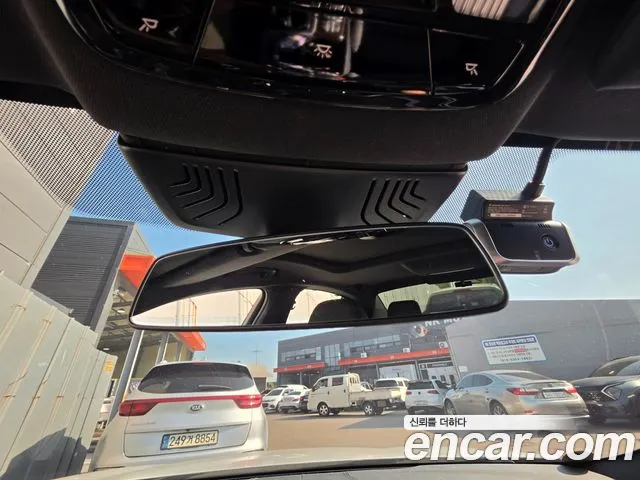 BMW 5-Series 2022 thumb 7
