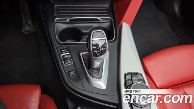 BMW 4-Series 2015 thumb 9
