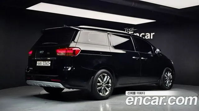Kia Carnival 2016 thumb 2