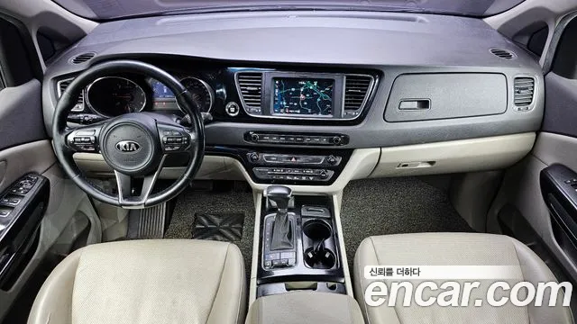 Kia Carnival 2016 thumb 7