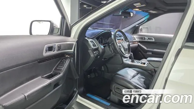 Ford Explorer 2014 thumb 10
