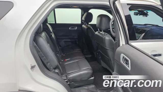 Ford Explorer 2014 thumb 12