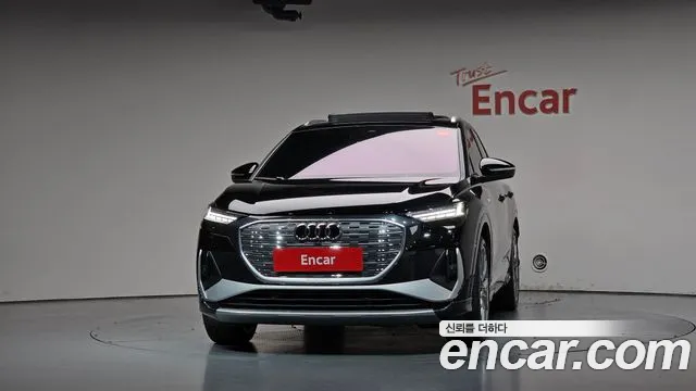 Audi Q4 e-tron 2025 thumb 3