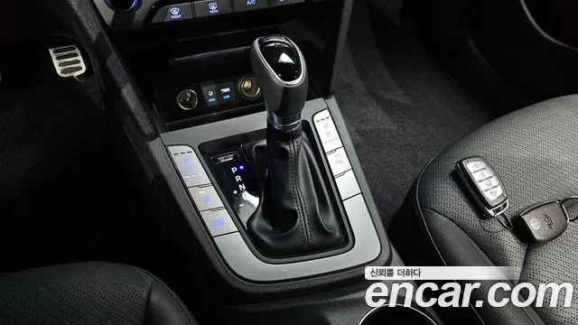 Hyundai Avante 2017 thumb 8