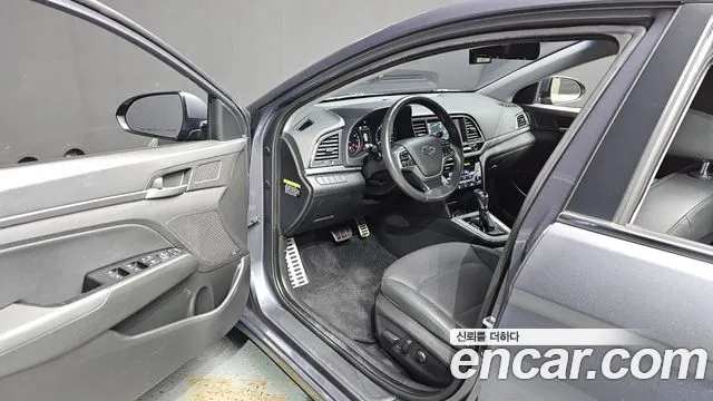 Hyundai Avante 2017 thumb 9