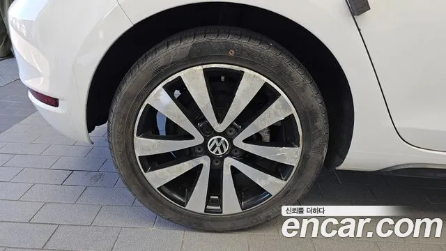 Volkswagen Golf Sportsvan 2011 thumb 5