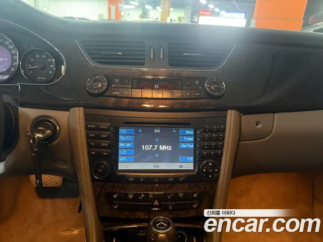 Mercedes-Benz CLS-Class 2007 thumb 12