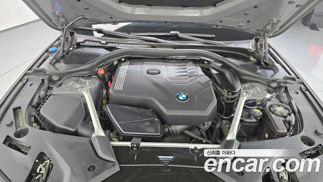 BMW 5-Series 2022 thumb 6