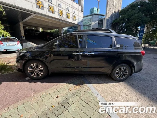 Kia Carnival 2020 thumb 3
