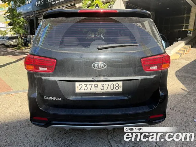 Kia Carnival 2020 thumb 4
