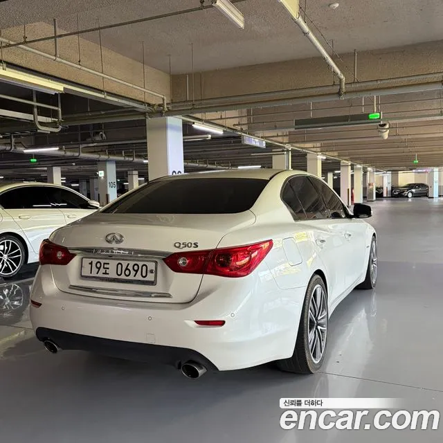 Infiniti Q50 2016 thumb 2