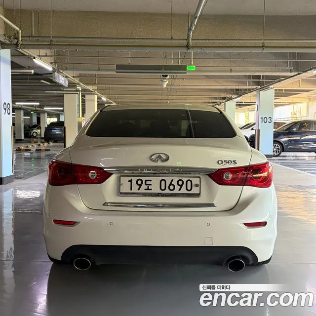 Infiniti Q50 2016 thumb 4