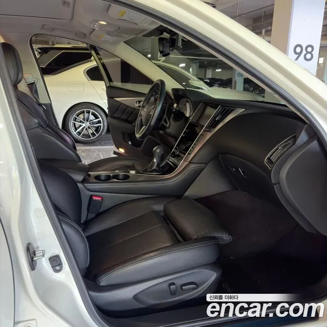 Infiniti Q50 2016 thumb 9