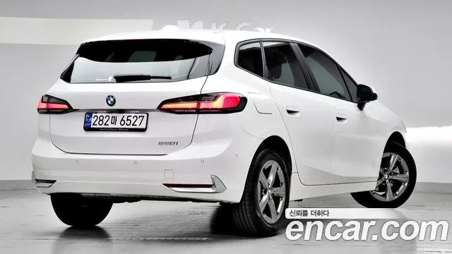 BMW 2-Series 2023 thumb 4