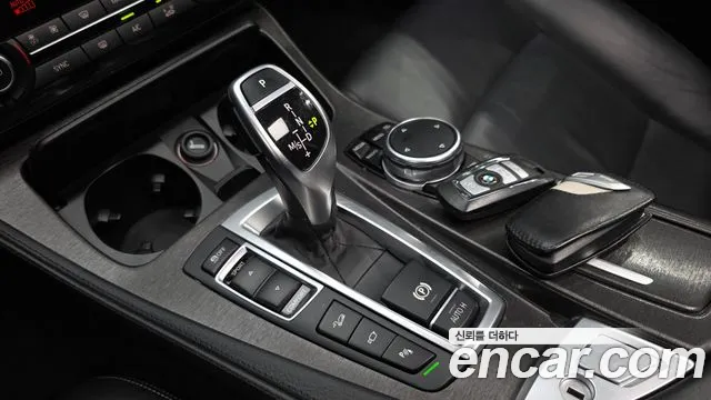 BMW 5-Series 2015 thumb 8