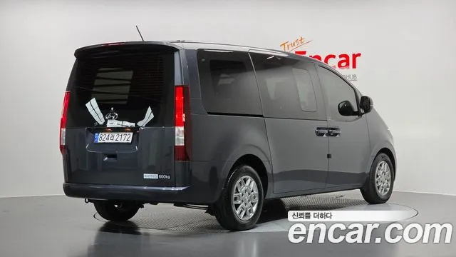 Hyundai Staria 2023 thumb 2