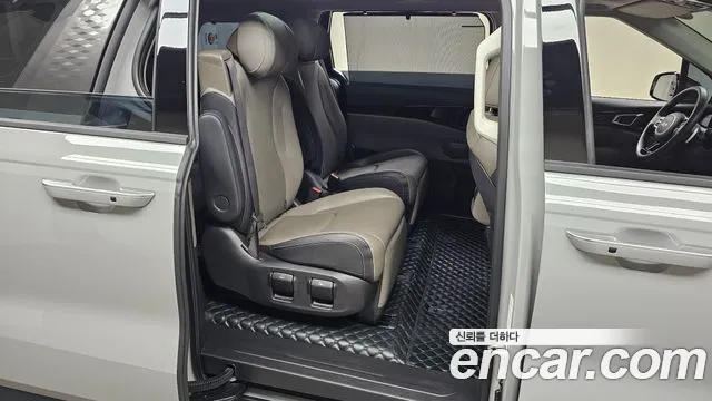 Kia Carnival 2024 thumb 11