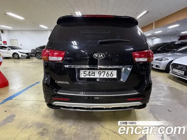 Kia Carnival 2014 thumb 4