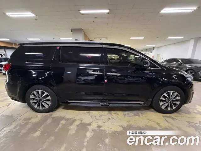 Kia Carnival 2014 thumb 5