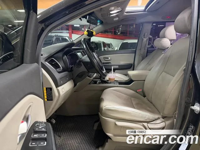 Kia Carnival 2014 thumb 7