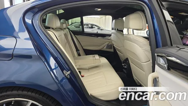 BMW 5-Series 2021 thumb 10