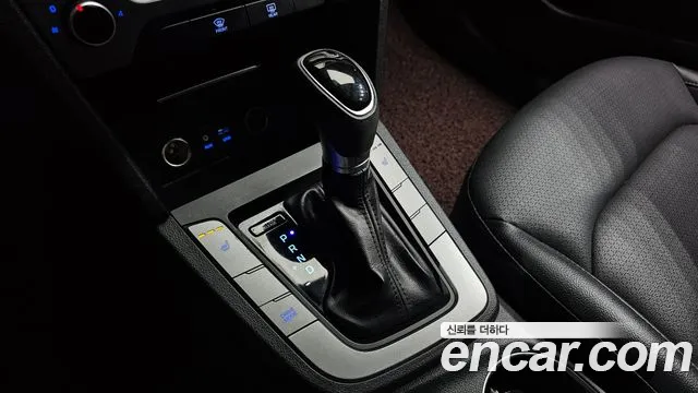 Hyundai Avante 2017 thumb 9