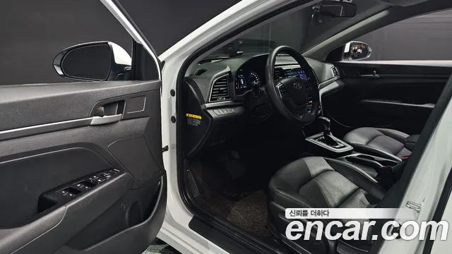 Hyundai Avante 2017 thumb 10