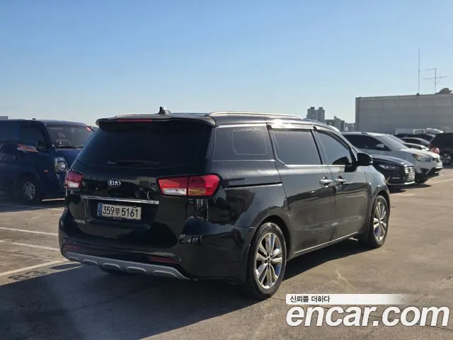 Kia Carnival 2015 thumb 3
