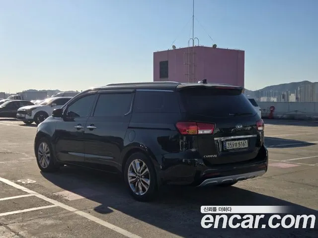 Kia Carnival 2015 thumb 5