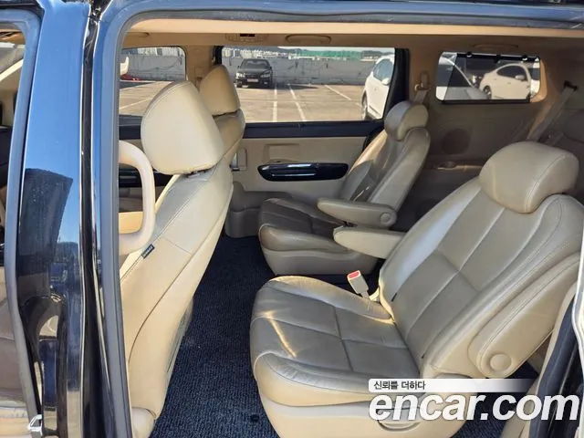 Kia Carnival 2015 thumb 7