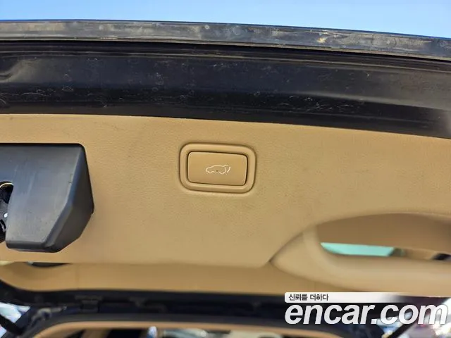 Kia Carnival 2015 thumb 9