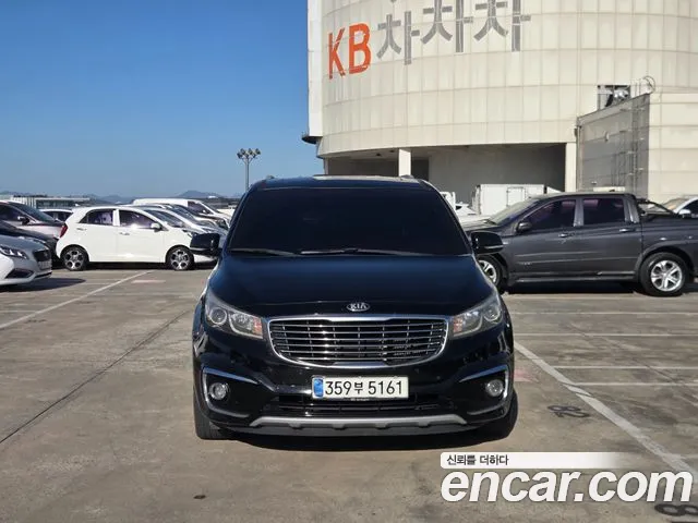 Kia Carnival 2015 thumb 11