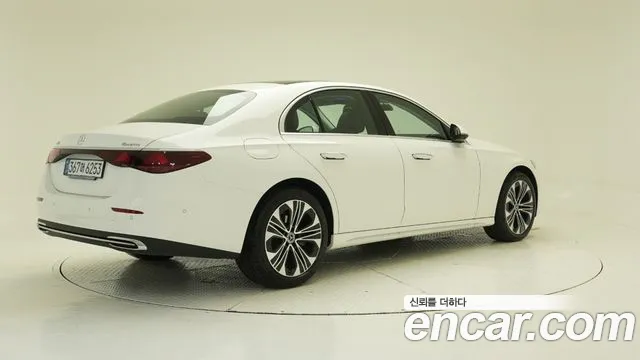Mercedes-Benz E-Класс 2026 thumb 2